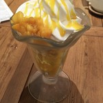 チーズ＆ドリア．スイーツ - マンゴーパフェ