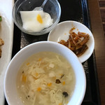 豆の家 - スープ,搾菜,杏仁豆腐付き