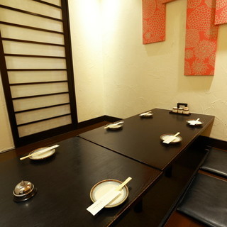 ゆったりくつろげる予約必須の人気個室＆お洒落な店内♪
