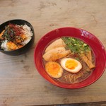 びぃびぃ麺楽 - 濃醤油ラーメン ミニ丼セット（750円）2017年8月