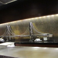 コッコラーレ 鉄板焼き - カウンター前の明石海峡大橋