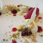 ロルキデ　ブランシュ - 白いドレスの裾飾りのよう(*´∀｀*)美しすぎるデザートです！