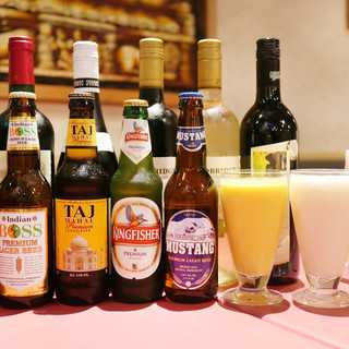 A wide variety of drinks will make you dizzy! Choose your favorite and toast♪