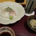 一魁 - イカと鯛のお造りとサービスのイカの耳とハモの子