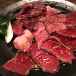 大衆焼肉ホルモン 溝の口 ひゃくてん - 肉3種盛り（まかないカルビ、A4カルビ、ハラミ）