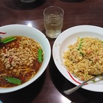 本格中華料理　せい華 - 台湾ラーメン+ニンニク炒飯：600円+590円＝1,190円