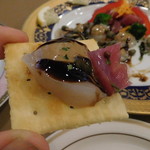 レストラン山水 - クラッカーでカナッペ風に