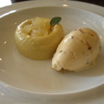 Bar à Vin ムッシュ ヨースケ - 安納イモのババロアとリンゴのコンポート、ラムレーズンのアイスクリーム