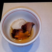 しゃぶしゃぶ・日本料理 木曽路 上野店 - お通し  里芋とタコの煮物