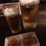 カクテルバー・ジジ - お通しとビール