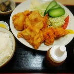 味の店　こだま食堂 - ミックス(チキン•からあげ)定食は750円