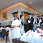 モナリザ - お祝いのケーキ入場