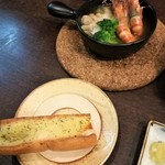 鳥料理 青喜 - えびのアヒージョ　780円