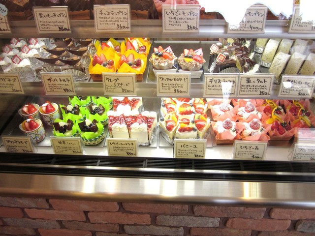 バースデーケーキとマカロンが凄い By Honekawa Sujiko パティスリー アニバーサリー 段原一丁目 ケーキ 食べログ