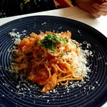 ラ ヴィオレッタ - 自家製パンチェッタのトマトソース