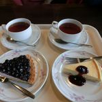 ケーキと紅茶セット各８００円