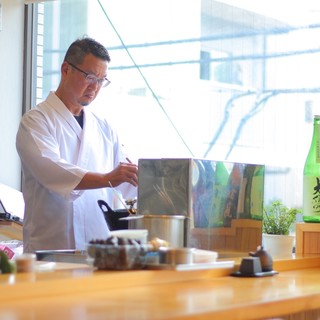 茅ヶ崎・海・お客様を慈しむ経験豊富な店主が職人技を活かす。