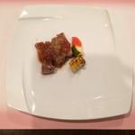 カフェ＆バイキング シャガール - アメリカ産ビーフステーキの鉄板焼き　バーベキューソース