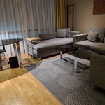 Renaissance Kuala Lumpur Hotel - 1部屋目。リビング。理想的な感じ。住みたいw