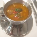 ル・ヴァンキャトル - アミューズ（羊のミネストローネ）