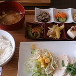 カフェ ガネーシャ - 日替り 蒸し鶏 880円 