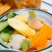 ウルフギャング・ステーキハウス 福岡店 - 九州野菜のピクルス添え。