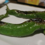 炭火焼酒亭ローリンストーン - 焼き万願寺唐辛子　ズームアップ