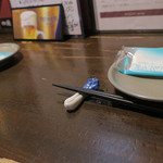 炭火焼酒亭ローリンストーン - 卓上の様子