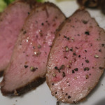 炭火焼酒亭ローリンストーン - 洋鴨の自家製スモークペッパーハム　ズームアップ