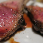 炭火焼酒亭ローリンストーン - 名物／豪州産骨付きラムロース　ズームアップ