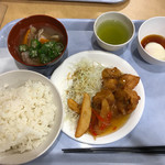 中央食堂 - 鶏唐甘酢+温玉+豚汁+中ご飯