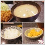 とんかつ檍 - お味噌汁も具だくさん。ごはんは半分にしてもらいました。