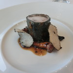 ロルキデ　ブランシュ - 前菜②イタリア産夏ウサギとモリュー茸のロースト