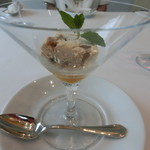 ロルキデ　ブランシュ - デザート①ヌガーグラッセ。ベースはメレンゲ