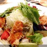 大戸屋 - 鶏むね肉とたっぷり野菜の香辛だれ定食