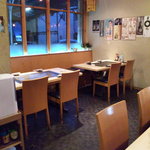 かめかめ - 店内②(テーブル席)