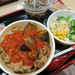 すき家 - 茄子のアラビアータ牛丼