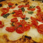 Pizzeria Formano - マルゲリータエクストラ(水牛モッツァレッラ、バジリコ、ミニトマト) 
