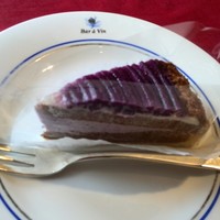 ルパンバーラヴァン - ケーキセットの紫いものタルト　紅茶って言ったのにコーヒー持ってきて、そのコーヒーもファミレスみたいで最悪
