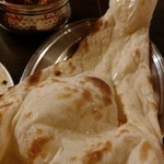 アロマズ オブ インディア - 結局ナンも頼んだ。