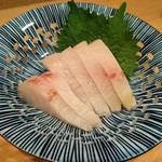 季節料理 喜助 - 新鮮なシマアジの刺身