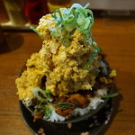 丼（下界）も霞む標高の肉タルタル飯（ジャンキー）