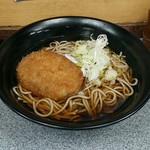 駅そば 道中そば - 鹿肉ジビエコロッケそば：440円