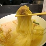 Japanese Soba Noodles 蔦 - ワンタン長っ！！！