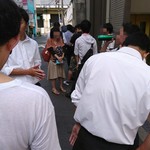 人類みな麺類 - 開店前から、行列出来てます。