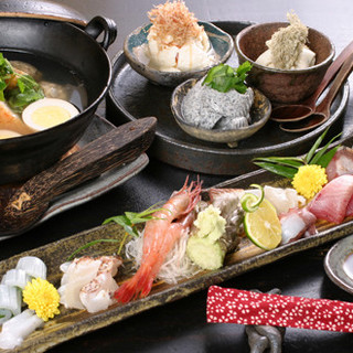 ◆和食の王道【お造り盛り合わせ】は「たのしや」流に一工夫◆
