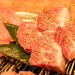 炭火焼肉 矢つぐ - 