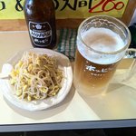 杉田もつ肉店 - 豆もやし140円とホッピー