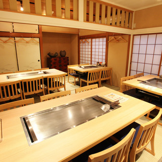 Relaxing banquets at tatami table seats available in a variety of ways from 3,200 yen