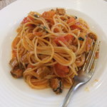 伊太利庵厨房　四季の庭 - ランチメニュー：三浦産マグロのトマトパスタ